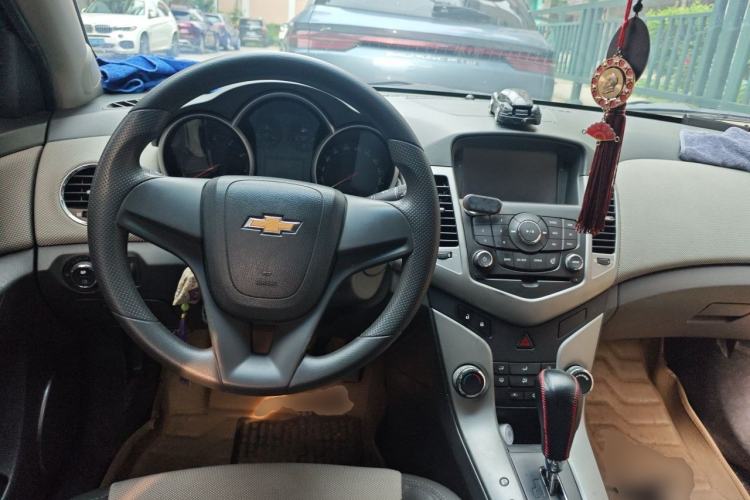 Used Chevrolet Cruze 2013 1.8L SE AT Steering Wheel