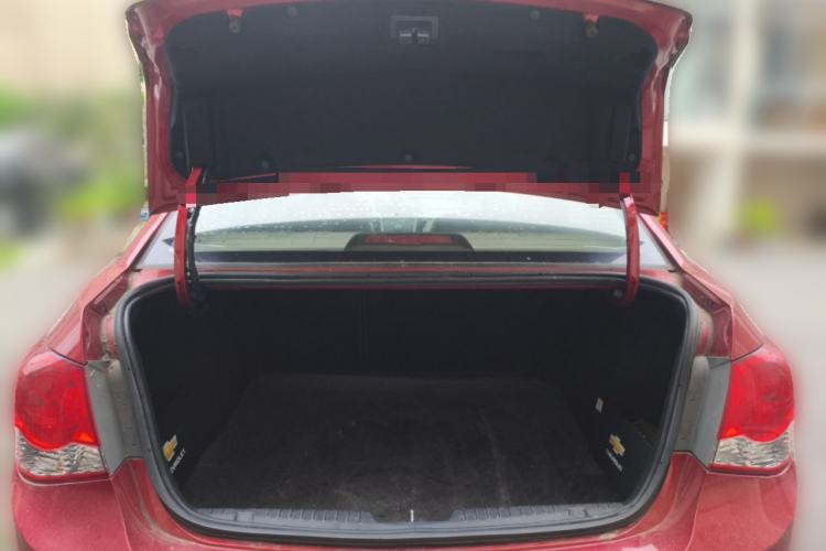 Used Chevrolet Cruze 2013 1.8L SE AT Trunk