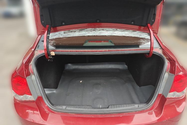Used Chevrolet Cruze 2013 1.6L SE MT Trunk