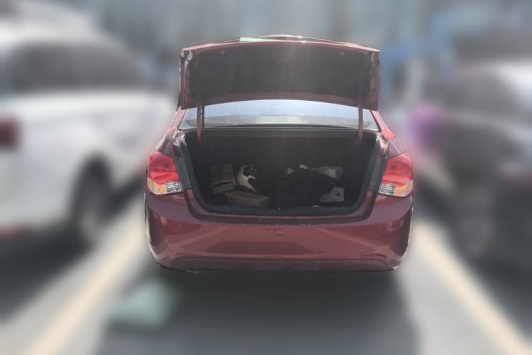 Used Chevrolet Cruze 2013 1.6L SL MT Trunk