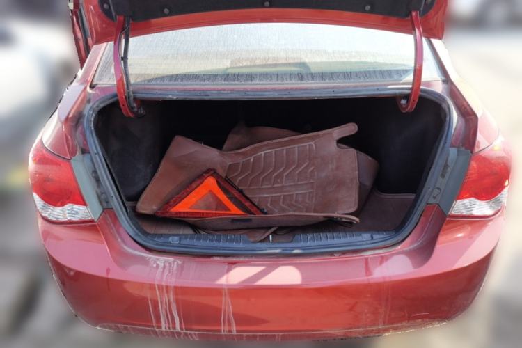 Used Chevrolet Cruze 2013 1.6L SL MT Trunk