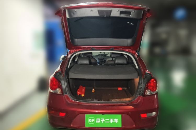 Used Chevrolet Cruze 2013 Hatchback 1.6L Automatic Luxury Model Trunk