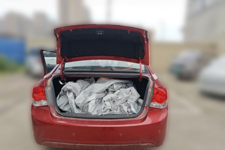 Used Chevrolet Cruze 2013 1.6L SE MT Trunk