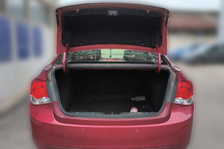 Used Chevrolet Cruze 2013 1.6L SL Sunroof Edition MT Trunk