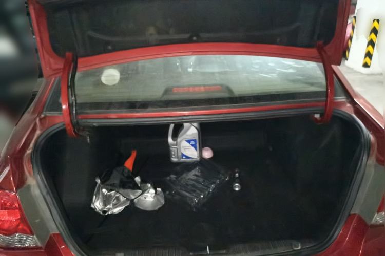 Used Chevrolet Cruze 2013 1.8L SE AT Trunk