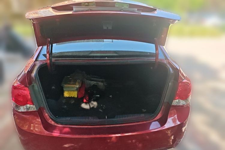 Used Chevrolet Cruze 2013 1.8L SE AT Trunk