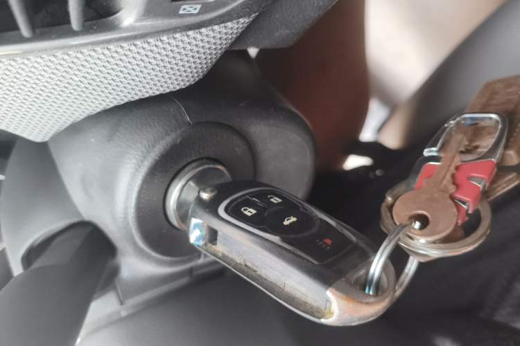 Used Chevrolet Cruze 2013 1.6L SE MT Vehicle Key
