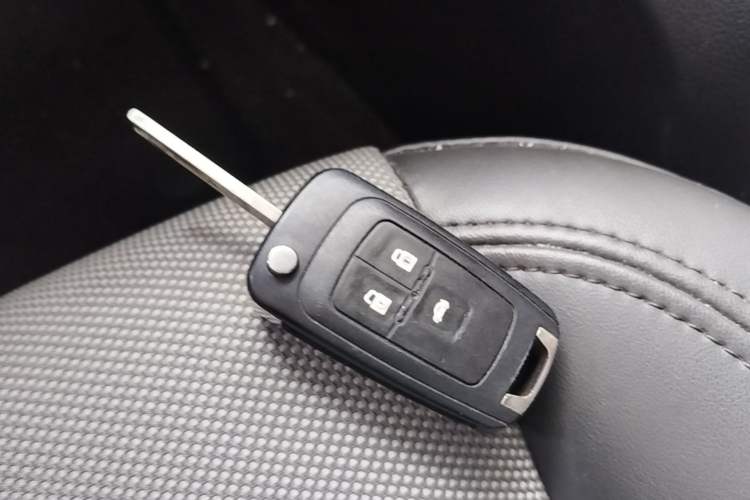 Used Chevrolet Cruze 2013 1.6L SL Grand Edition Automatic Vehicle Key