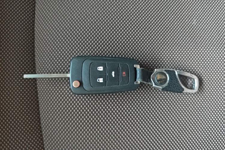 Used Chevrolet Cruze 2013 Hatchback 1.6L Automatic Luxury Model Vehicle Key