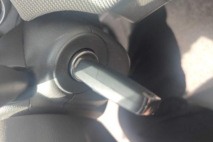 Used Chevrolet Cruze 2013 1.8L SE AT Vehicle Key