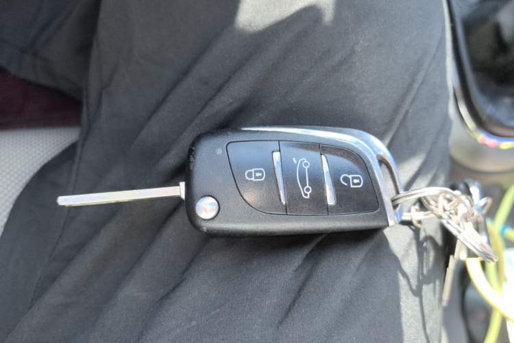 Used Chevrolet Cruze 2013 1.6L SL MT Vehicle Key