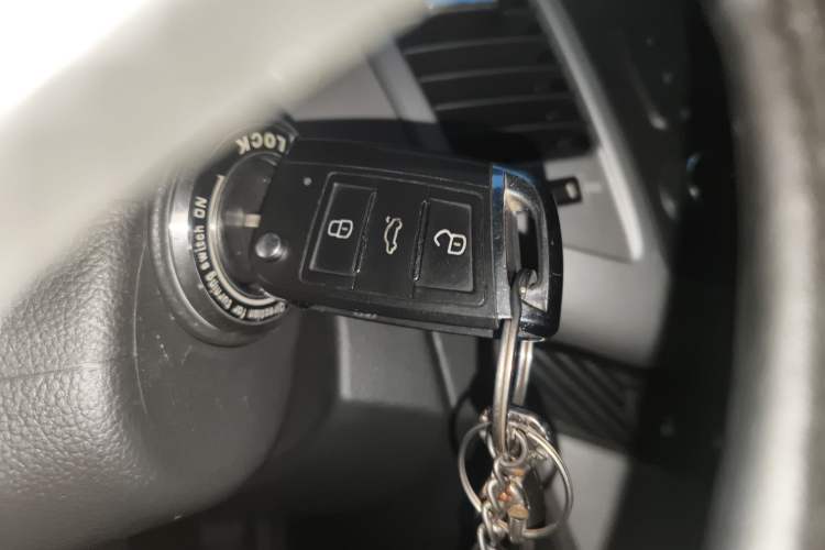 Used Chevrolet Cruze 2013 1.6L SL MT Vehicle Key