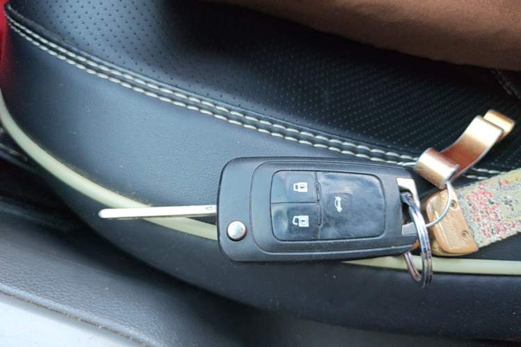 Used Chevrolet Cruze 2013 1.6L SE MT Vehicle Key