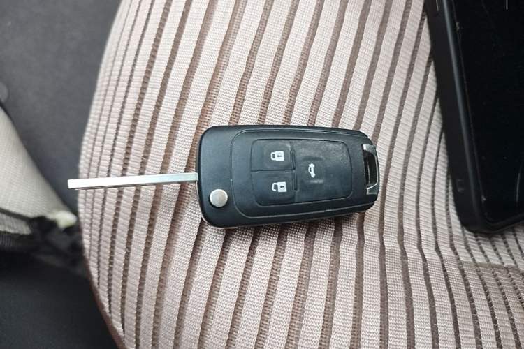 Used Chevrolet Cruze 2013 1.8L SE AT Vehicle Key
