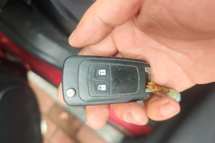 Used Chevrolet Cruze 2013 Hatchback 1.6L Automatic Luxury Model Vehicle Key