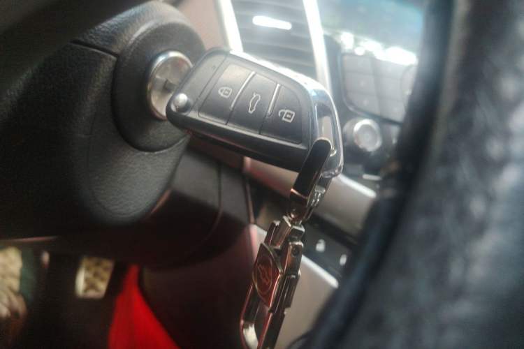 Used Chevrolet Cruze 2013 Hatchback 1.6L Automatic Luxury Model Vehicle Key