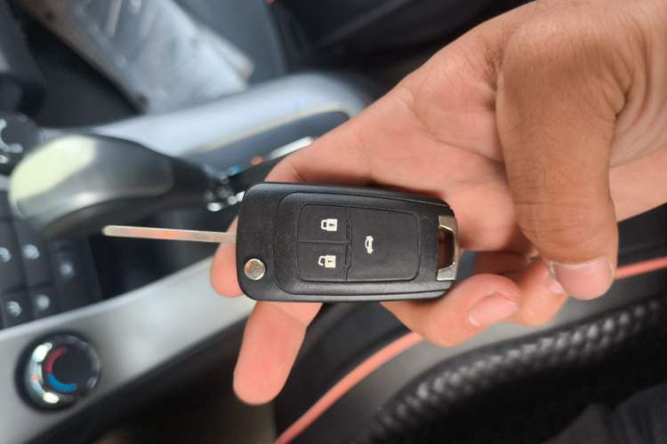 Used Chevrolet Cruze 2013 1.6L SE AT Vehicle Key