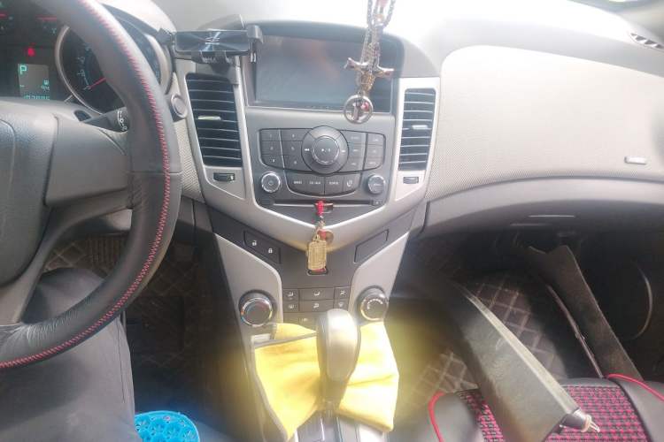 Used Chevrolet Cruze 2013 1.8L SE AT Audio And AC Panel