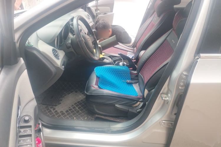 Used Chevrolet Cruze 2013 1.8L SE AT Driver Seat
