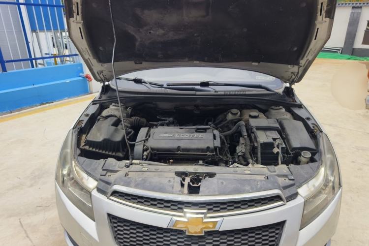 Used Chevrolet Cruze 2013 1.6L SL Sunroof Edition MT Engine Bay