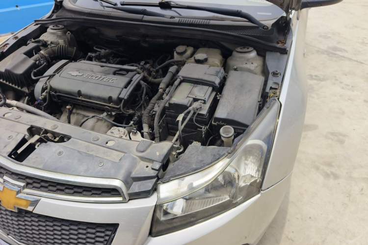 Used Chevrolet Cruze 2013 1.6L SL Sunroof Edition MT Engine Bay Left