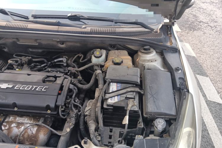 Used Chevrolet Cruze 2013 Hatchback 1.6L Manual Luxury Model Engine Bay Left