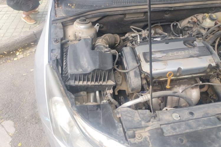 Used Chevrolet Cruze 2013 1.8L SE AT Engine Bay Right