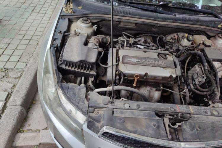 Used Chevrolet Cruze 2013 1.8L SE AT Engine Bay Right