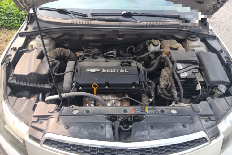 Used Chevrolet Cruze 2013 Hatchback 1.6L Manual Luxury Model Engine Bay