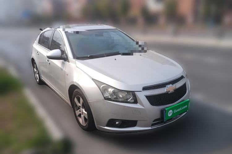 Used Chevrolet Cruze 2013 Hatchback 1.6L Manual Luxury Model Front Right 45 Deg