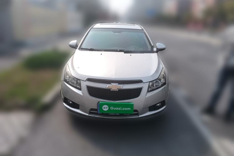 Used Chevrolet Cruze 2013 Hatchback 1.6L Manual Luxury Model Front