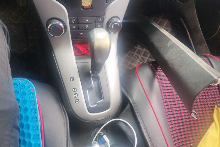 Used Chevrolet Cruze 2013 1.8L SE AT Gear Lever