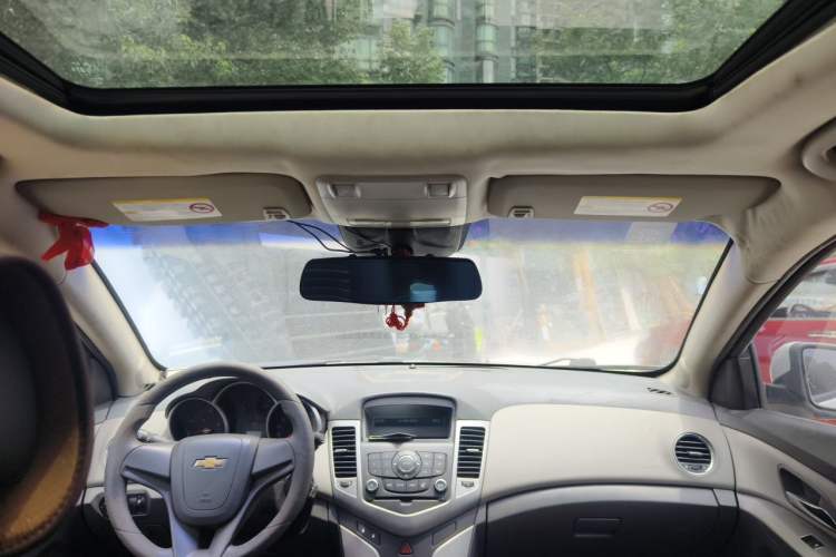 Used Chevrolet Cruze 2013 1.6L SL Sunroof Edition MT Headliner