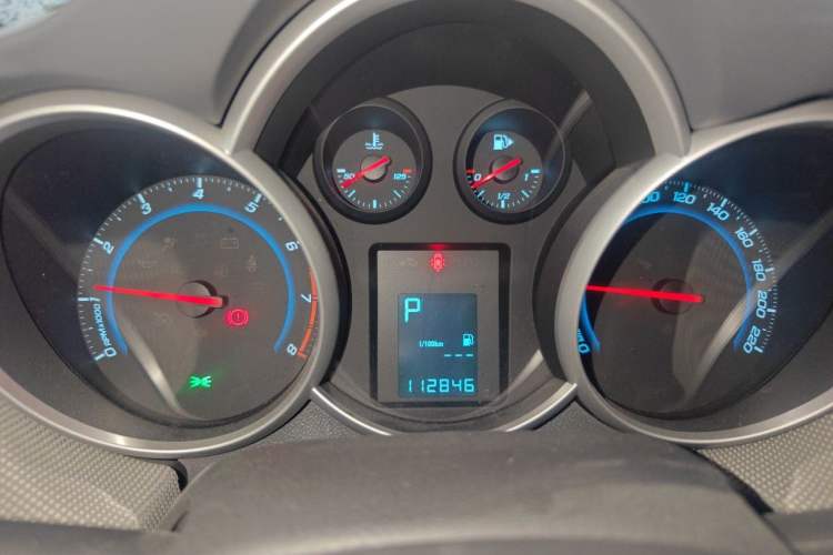 Used Chevrolet Cruze 2013 1.8L SE AT Instrument Cluster