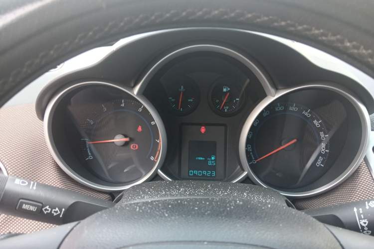 Used Chevrolet Cruze 2013 Hatchback 1.6L Manual Luxury Model Instrument Cluster