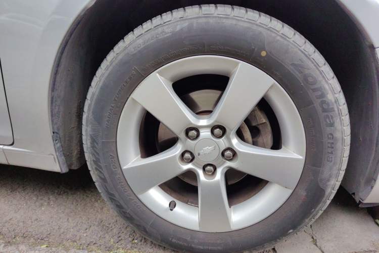 Used Chevrolet Cruze 2013 1.8L SE AT Right Front Wheel Hub