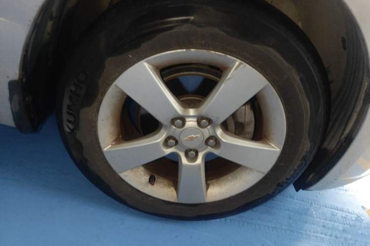 Used Chevrolet Cruze 2013 1.8L SE AT Right Front Wheel Hub