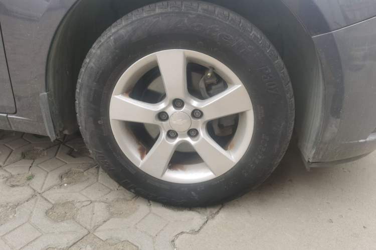 Used Chevrolet Cruze 2013 1.6L SL Grand Edition Automatic Right Front Wheel Hub
