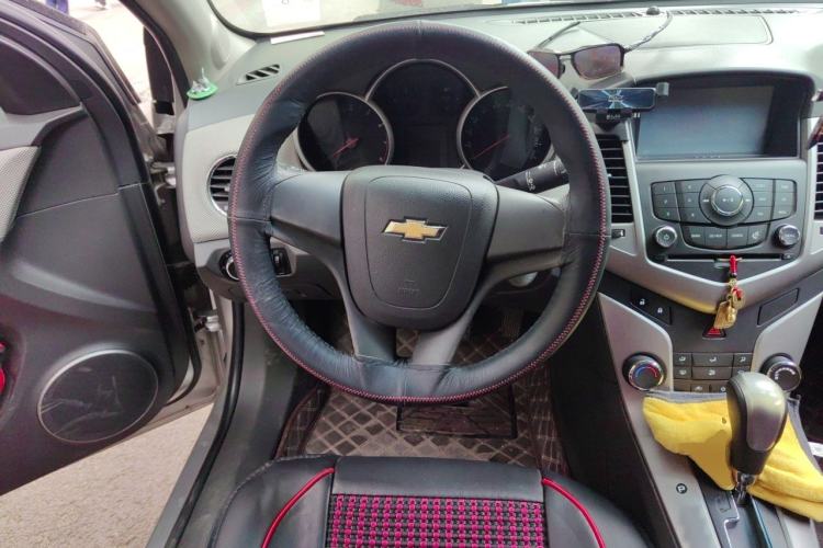 Used Chevrolet Cruze 2013 1.8L SE AT Steering Wheel
