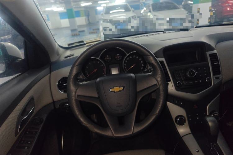 Used Chevrolet Cruze 2013 1.8L SE AT Steering Wheel