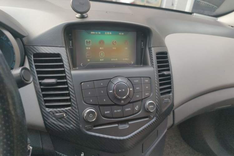 Used Chevrolet Cruze 2013 1.6L SL MT Audio And AC Panel