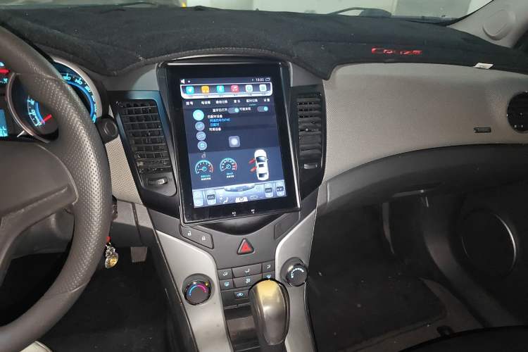 Used Chevrolet Cruze 2013 1.8L SE WTCC Edition AT Audio And AC Panel