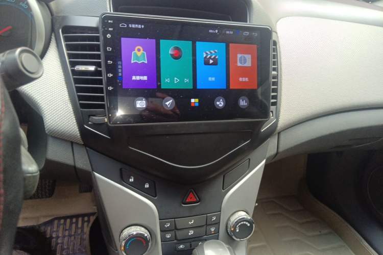 Used Chevrolet Cruze 2013 1.8L SE AT Audio And AC Panel