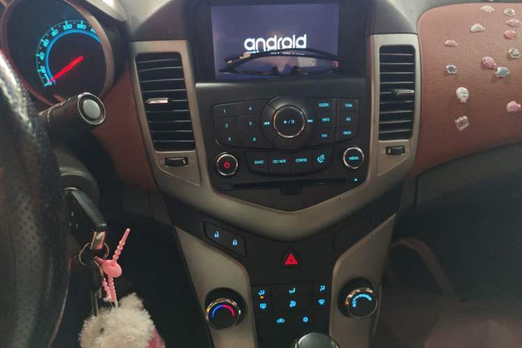 Used Chevrolet Cruze 2013 1.8L SE AT Audio And AC Panel
