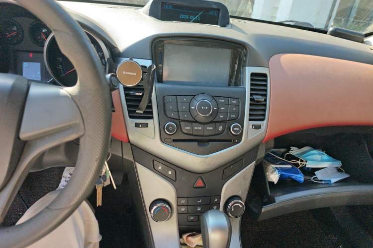 Used Chevrolet Cruze 2013 1.8L SE AT Audio And AC Panel