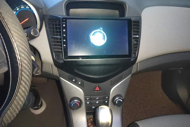 Used Chevrolet Cruze 2013 1.8L SE AT Audio And AC Panel