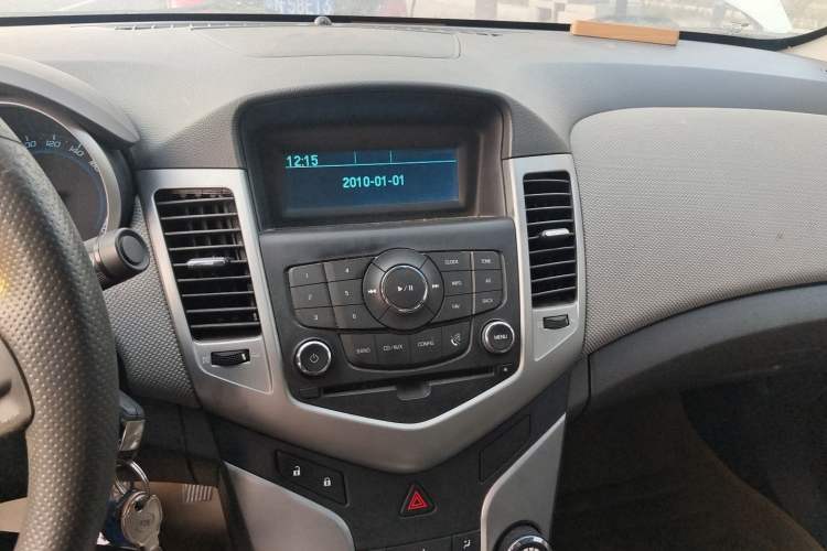 Used Chevrolet Cruze 2013 1.8L SE AT Audio And AC Panel