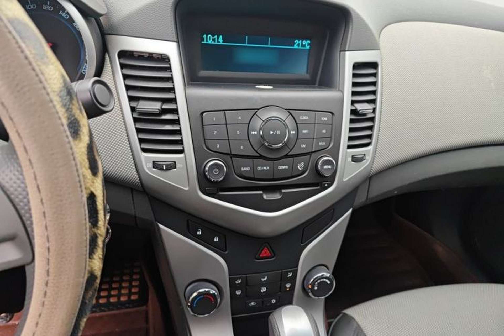 Used Chevrolet Cruze 2013 1.8L SE AT Audio And AC Panel