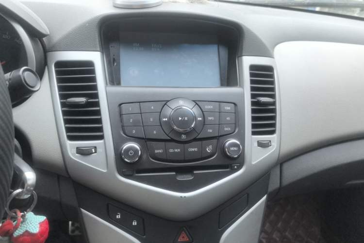 Used Chevrolet Cruze 2013 1.6L SL Grand Edition Automatic Audio And AC Panel