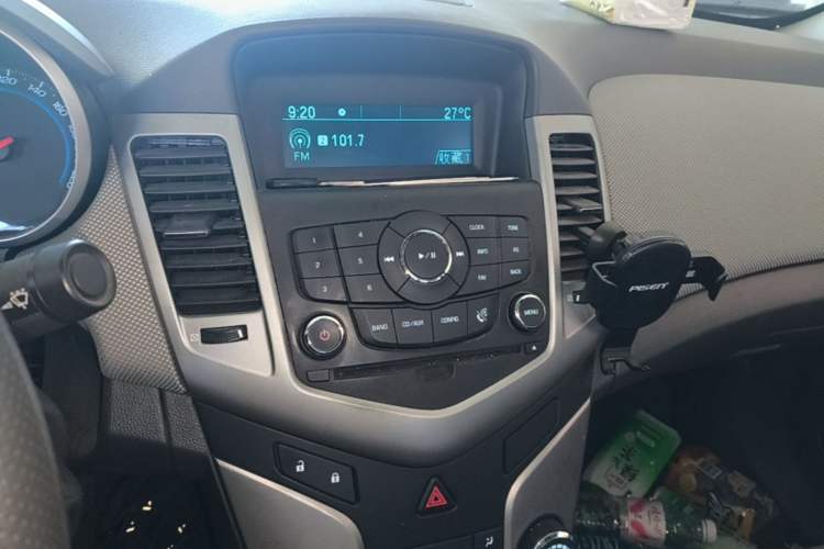 Used Chevrolet Cruze 2013 1.6L SE MT Audio And AC Panel
